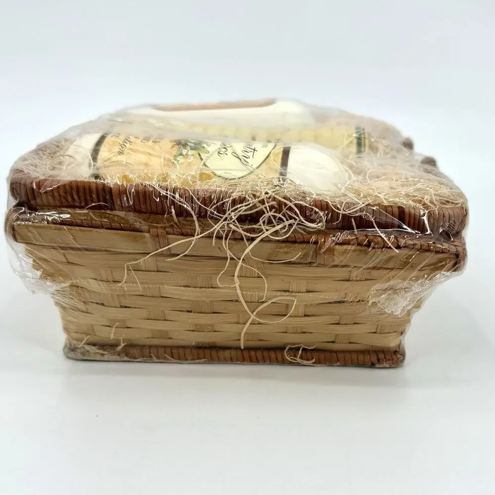 VTG 1989 Avon Country Classics Honey Almond Set of 3 Bath Gel Talc Lotion Basket